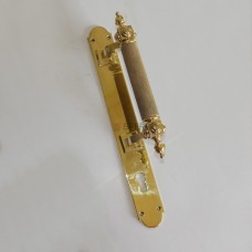 Дверная ручка "Куб боковой" на накладке с открытой ключевиной